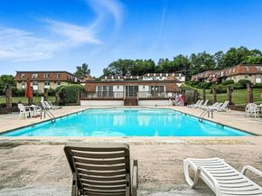 28 Williamsburg Ct 2, Shrewsbury MA 01545