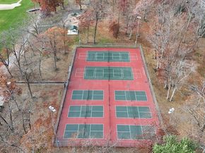 8 Bishop Dr 8, Framingham MA 01702