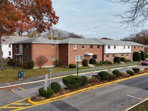 8 Bishop Dr 8, Framingham MA 01702