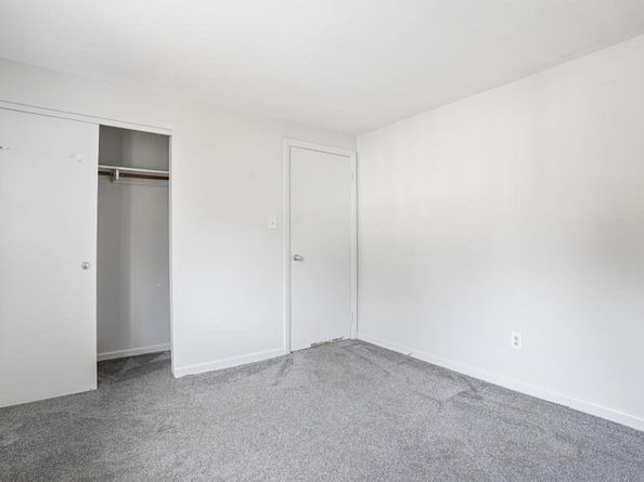 8 Bishop Dr 8, Framingham MA 01702