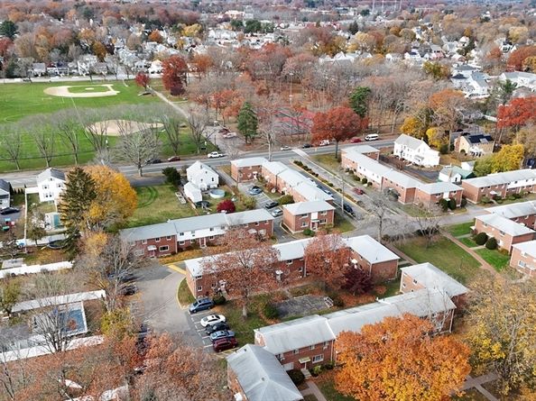 8 Bishop Dr 8, Framingham MA 01702