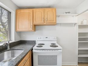 8 Bishop Dr 8, Framingham MA 01702