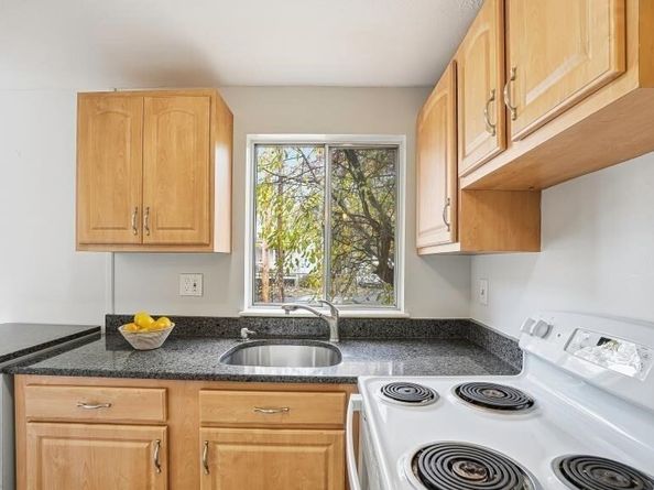 8 Bishop Dr 8, Framingham MA 01702