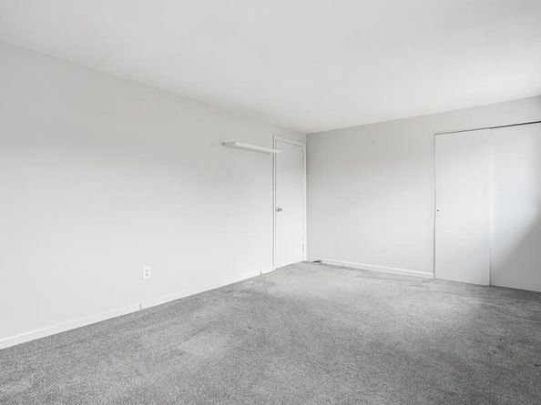 8 Bishop Dr 8, Framingham MA 01702