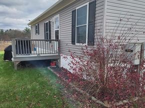 402 Pleasant Parkway, Sturbridge MA 01566