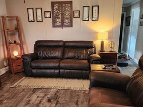 402 Pleasant Parkway, Sturbridge MA 01566