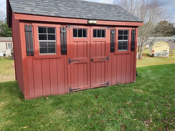 402 Pleasant Parkway, Sturbridge MA 01566