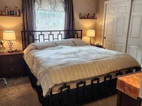 402 Pleasant Parkway, Sturbridge MA 01566