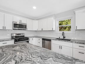 6 Coolidge St, Westford MA 01886