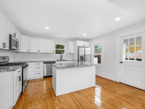 6 Coolidge St, Westford MA 01886