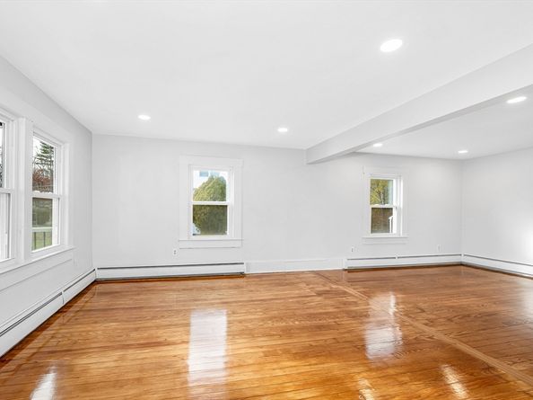 6 Coolidge St, Westford MA 01886