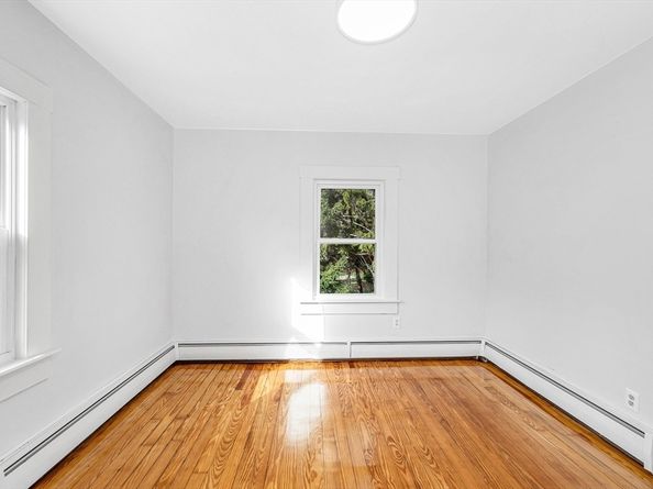 6 Coolidge St, Westford MA 01886