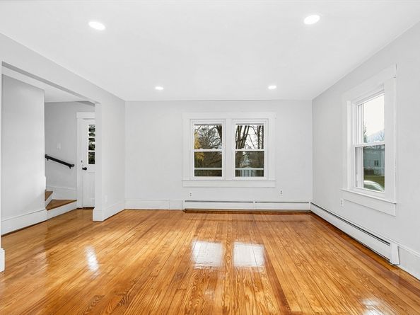 6 Coolidge St, Westford MA 01886