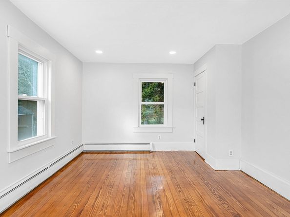 6 Coolidge St, Westford MA 01886