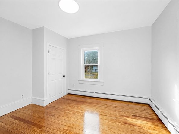 6 Coolidge St, Westford MA 01886