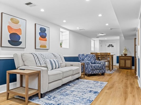 9 Park St 8, Boston MA 02122