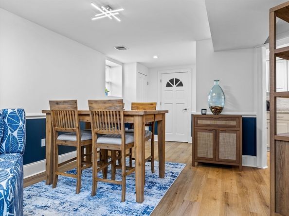 9 Park St 8, Boston MA 02122