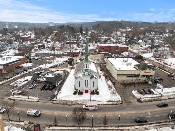 437 Main St, Southbridge MA 01550