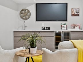 327 Alewife Brook Pkwy A, Somerville MA 02144