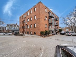 39 Crescent Ave 9, Chelsea MA 02150