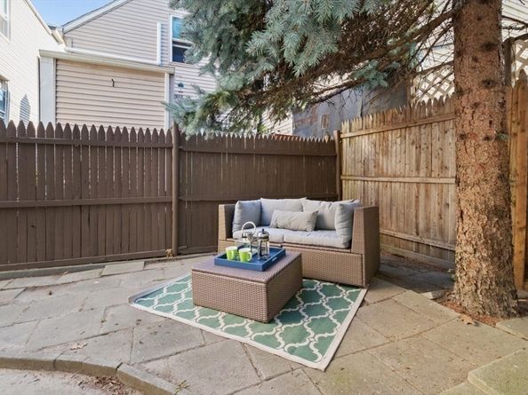 426-R Saratoga St, Boston MA 02128