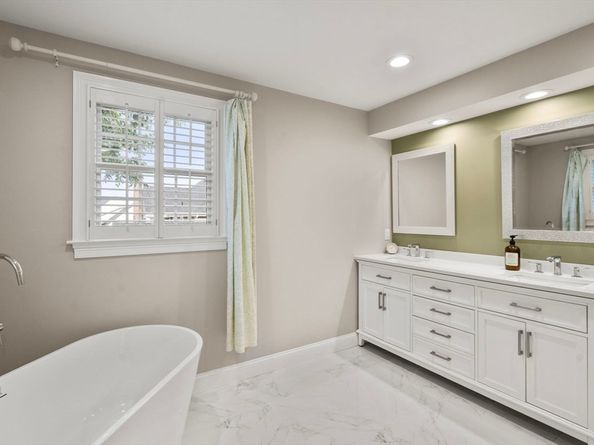 21 Cedar Springs Lane, Needham MA 02492