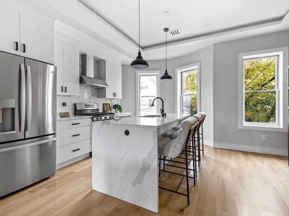 125 Saratogra Street U: 2, Boston MA 02128