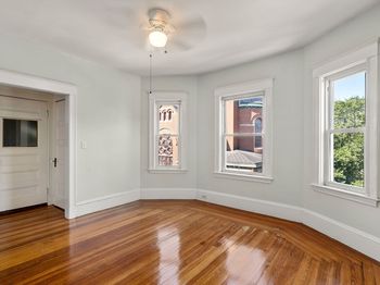 31 Thurston St