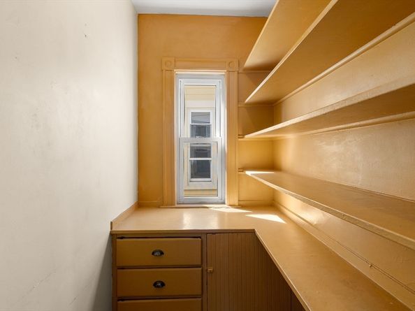 31 Thurston St 6, Somerville MA 02145