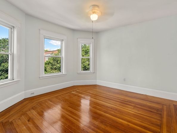 31 Thurston St 6, Somerville MA 02145