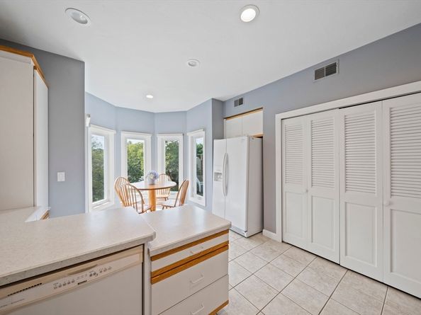 72 Kim Ter C, Stoughton MA 02072