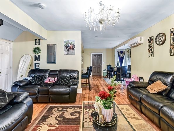 14 Oakhurst St, Boston MA 02124
