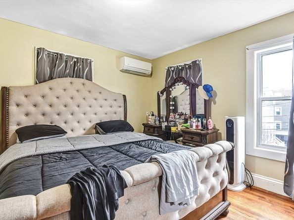 14 Oakhurst St, Boston MA 02124