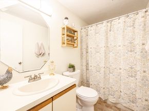 21 Lordvale Boulevard 406, Grafton MA 01536