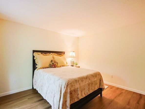 21 Lordvale Boulevard 406, Grafton MA 01536