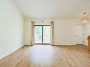 21 Lordvale Boulevard 406, Grafton MA 01536