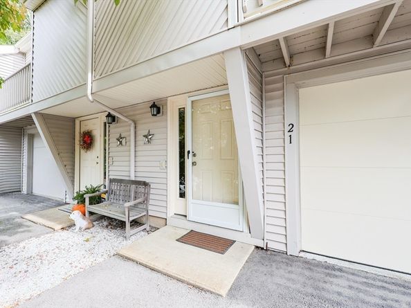 21 Lordvale Boulevard 406, Grafton MA 01536