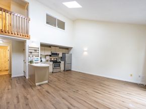 21 Lordvale Boulevard 406, Grafton MA 01536
