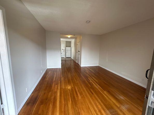 317 Summit Ave 9, Boston MA 02135