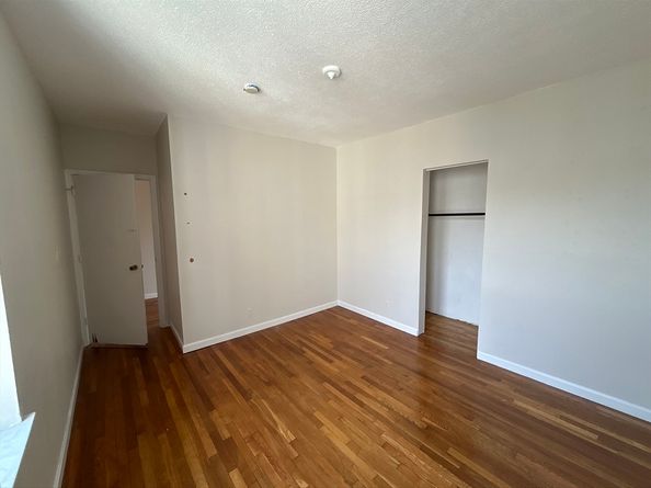 317 Summit Ave 9, Boston MA 02135