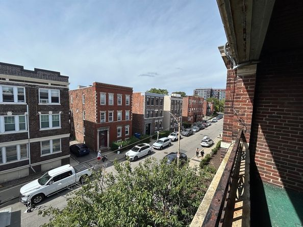 317 Summit Ave 9, Boston MA 02135