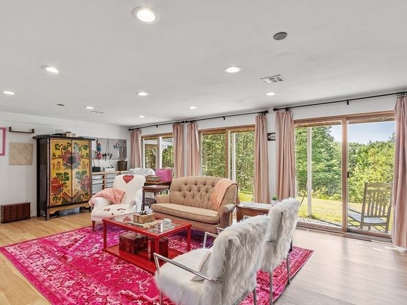 190 Vaughn Hill Rd, Bolton MA 01740