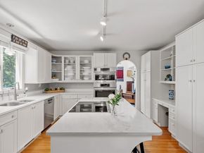 190 Vaughn Hill Rd, Bolton MA 01740