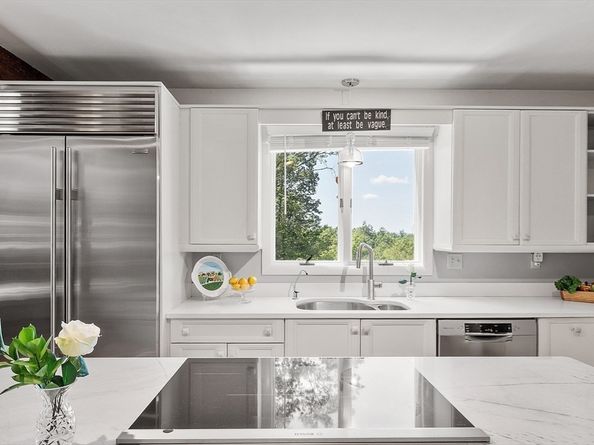 190 Vaughn Hill Rd, Bolton MA 01740