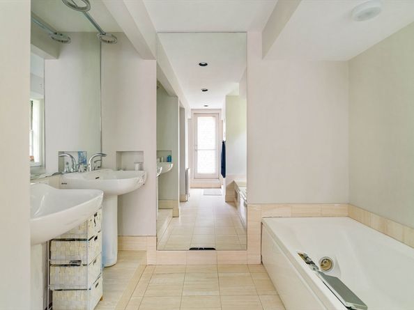 140 Dudley St, Brookline MA 02445
