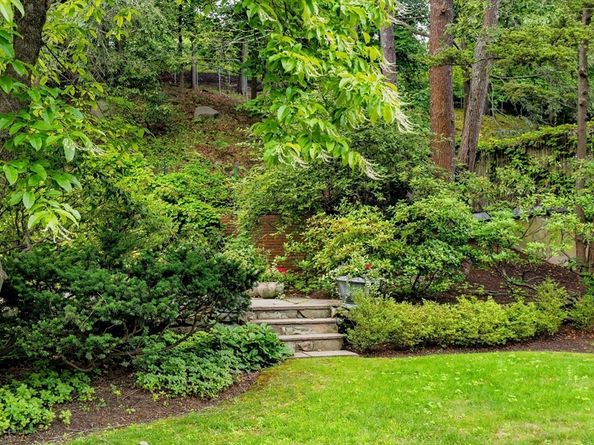 140 Dudley St, Brookline MA 02445