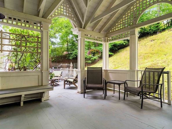 140 Dudley St, Brookline MA 02445