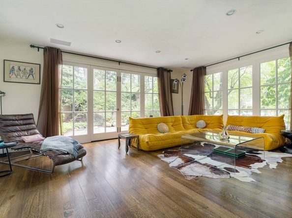 140 Dudley St, Brookline MA 02445