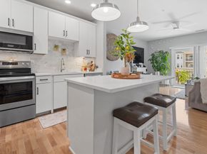 12302 Peters Farm Way 302, Westborough MA 01581
