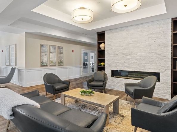 12302 Peters Farm Way 302, Westborough MA 01581